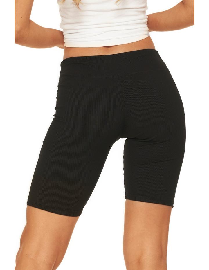 Modne stylizacje z kolarkami – odkryj najciekawsze inspiracje i aktualne trendy