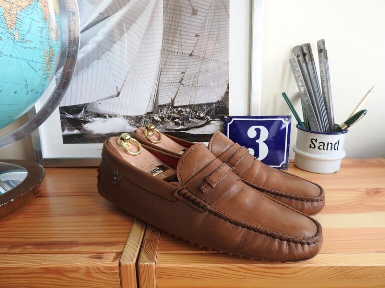 Mokasyny Tod's – Klasa i styl na każdą okazję