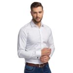 Jak sprawić, by koszula idealnie leżała? Oto sprytne triki na dopasowanie!