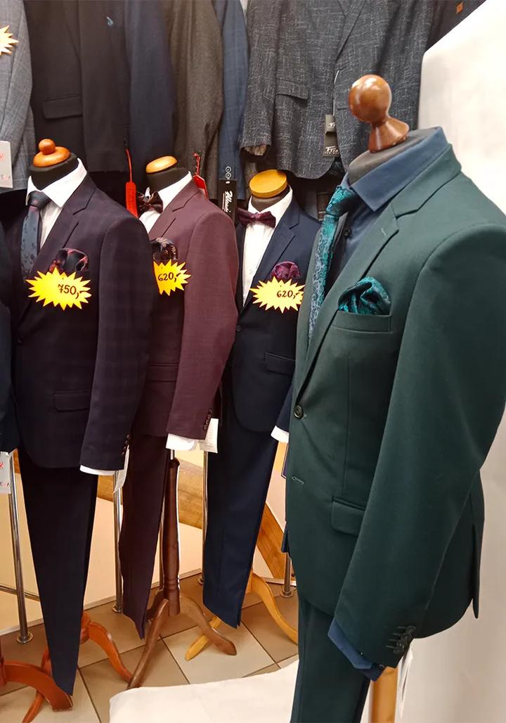 Nowoczesne salony z garniturami