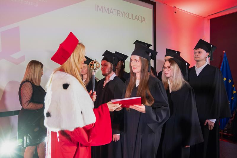 Jak ubrać się na obronę - stylowe zasady, które zrobią wrażenie na komisji