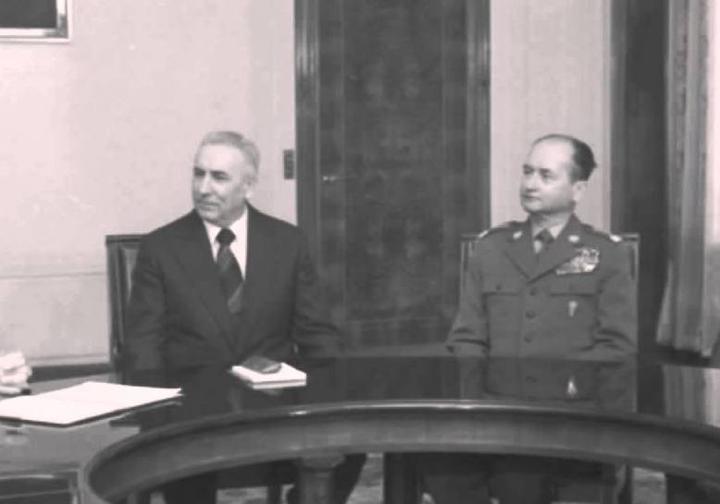 Okulary Jaruzelskiego – jak polityczne akcesorium ewoluowało w ikonę stylu?